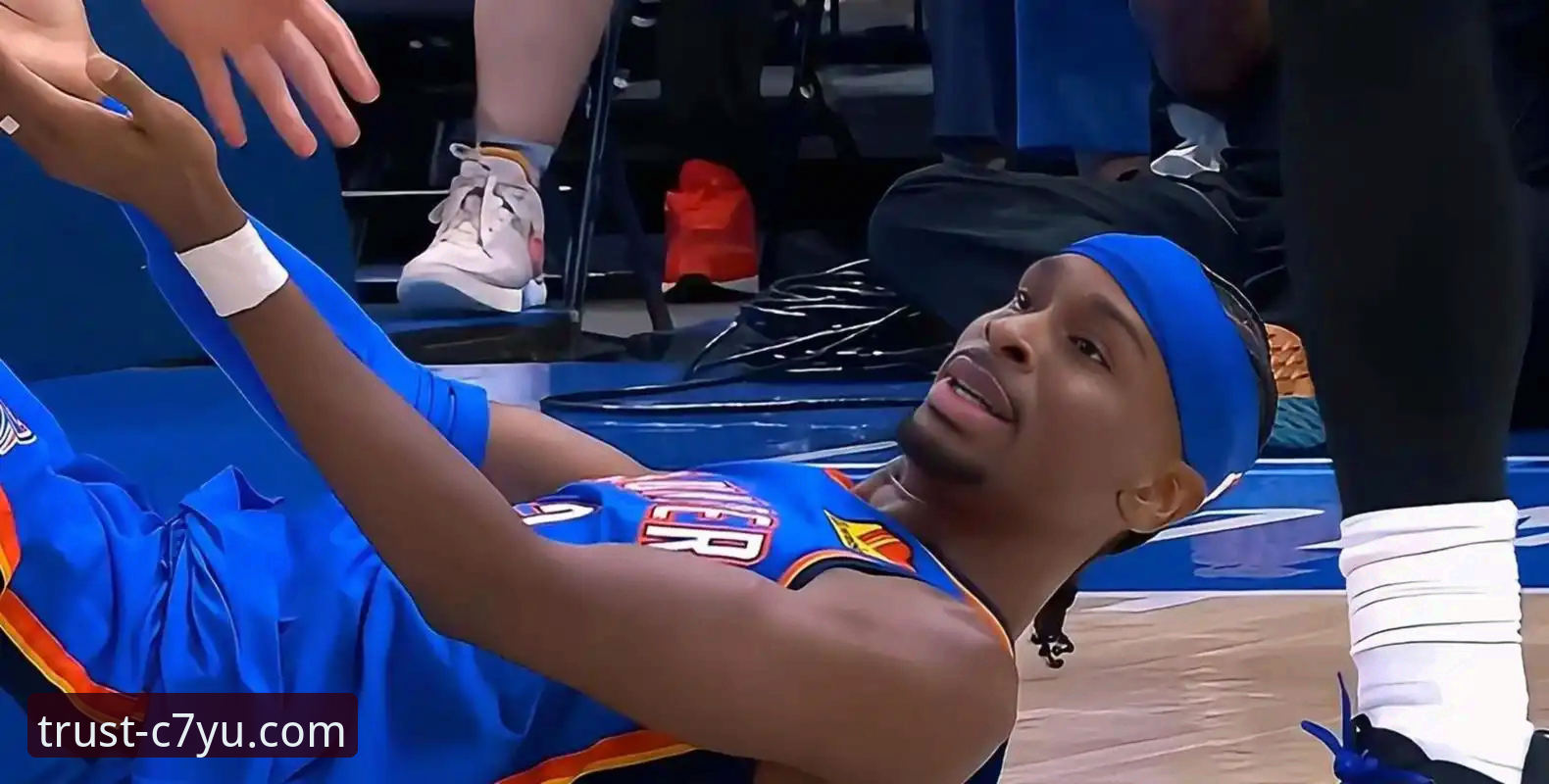 亚历山大47分加时制胜：雷霆险胜活塞赛事详解